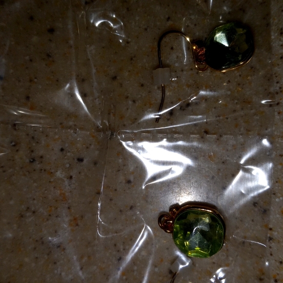 EARRINGS - Picture 2 of 2